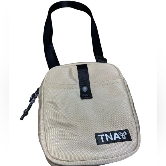 Aritzia TNA Oceanside Camera Crossbody Bag in Tan - Picture 2 of 7